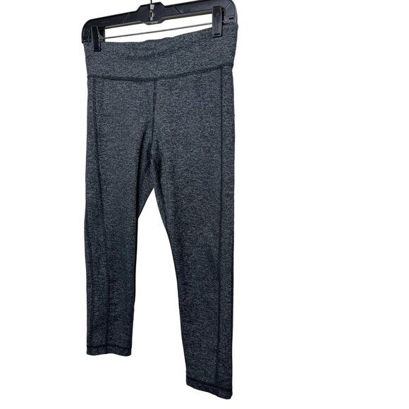 Under Armour Medium Gray Black Cropped Yoga Leggings - Picture 4 of 12